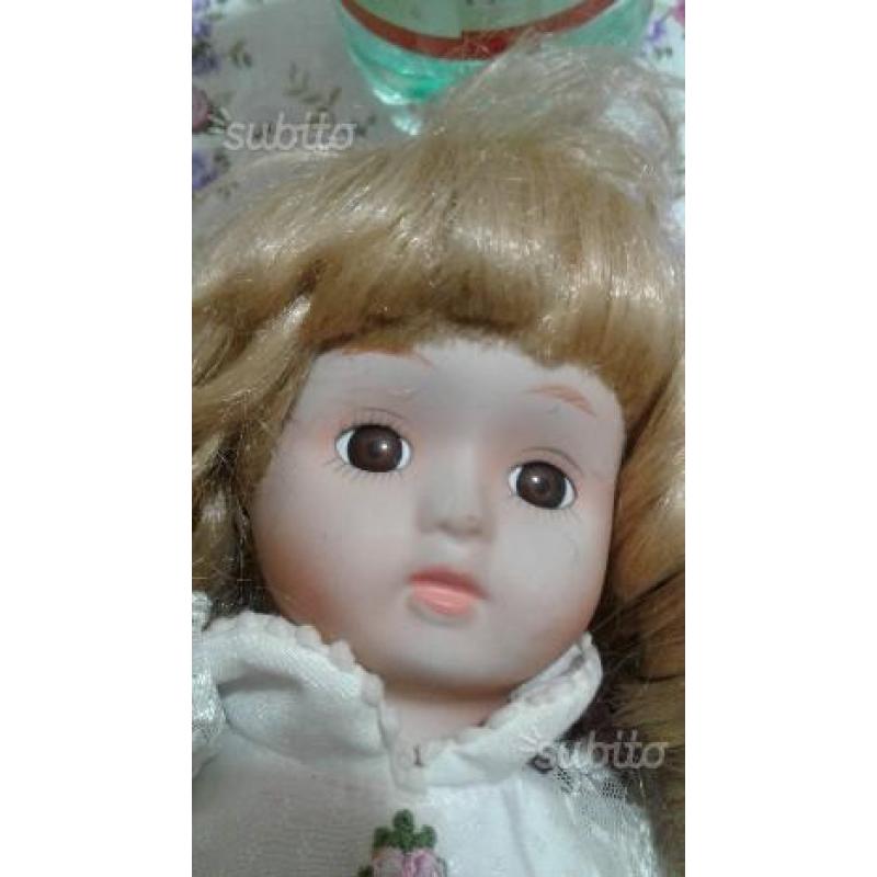 Bambola di porcellana